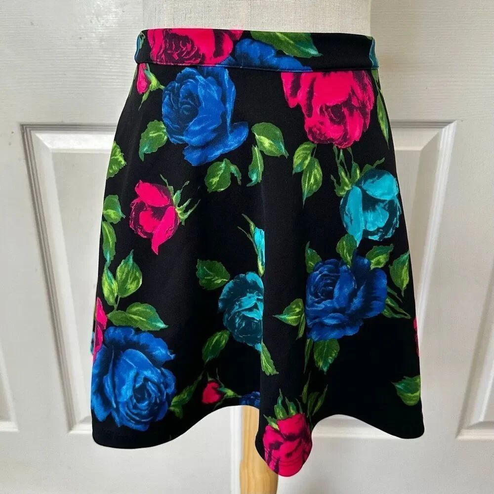Forever 21 Floral A-Line Skirt XS Black Pink Blue Roses